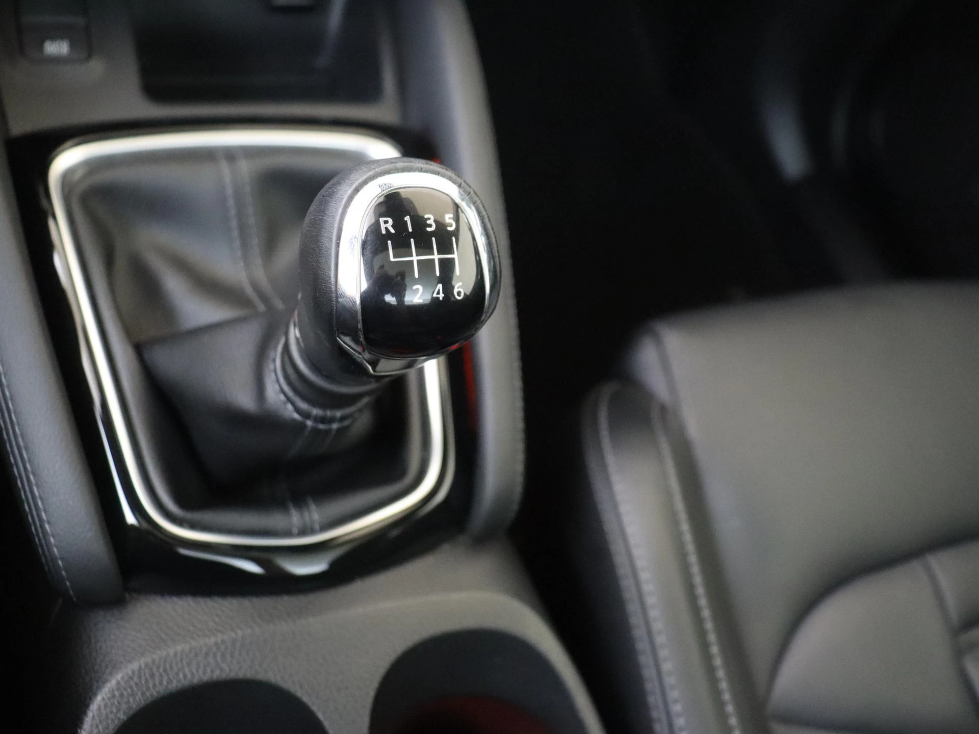 Nissan-QASHQAI-image-13