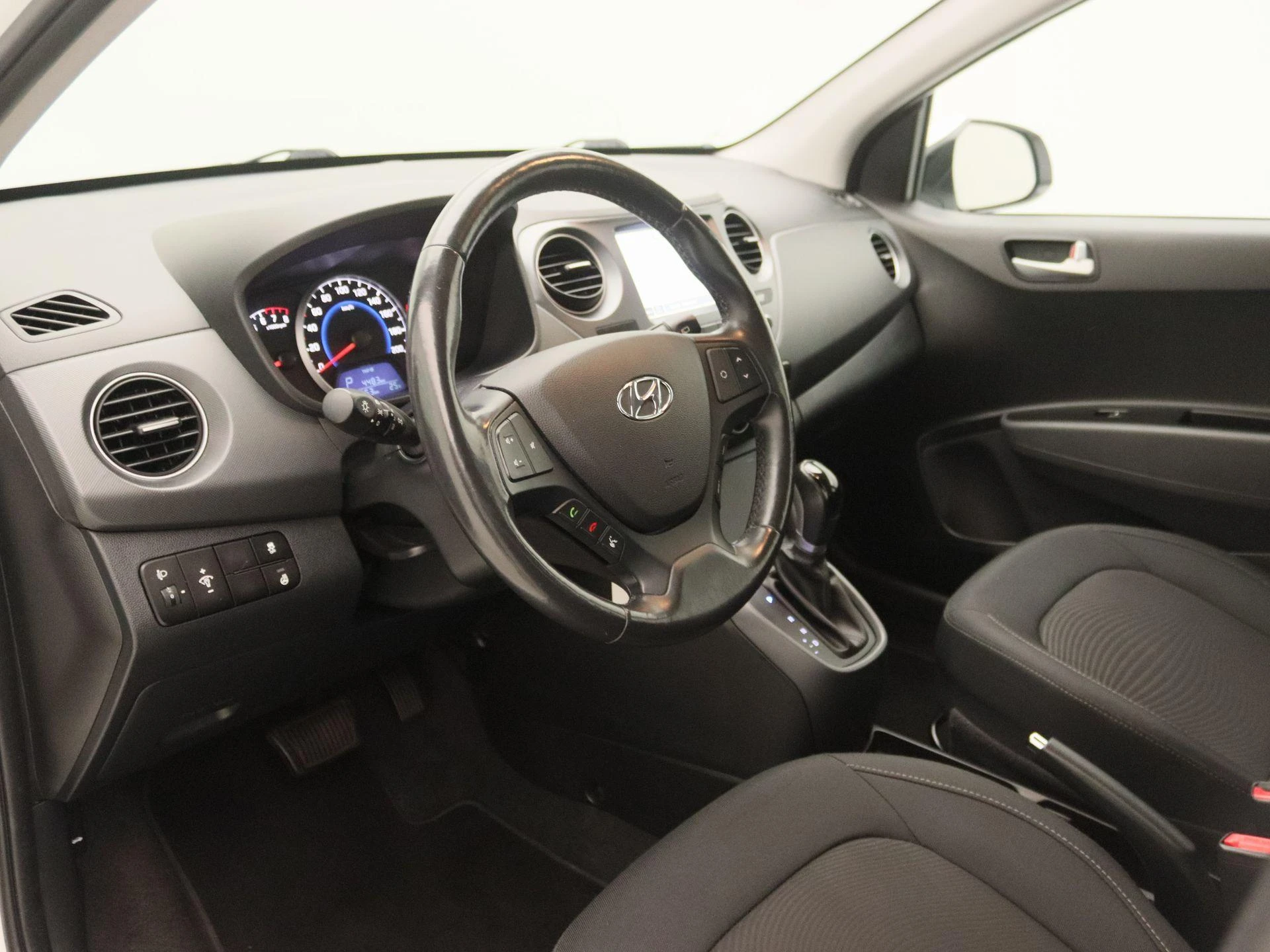 Hyundai-i10-image-20