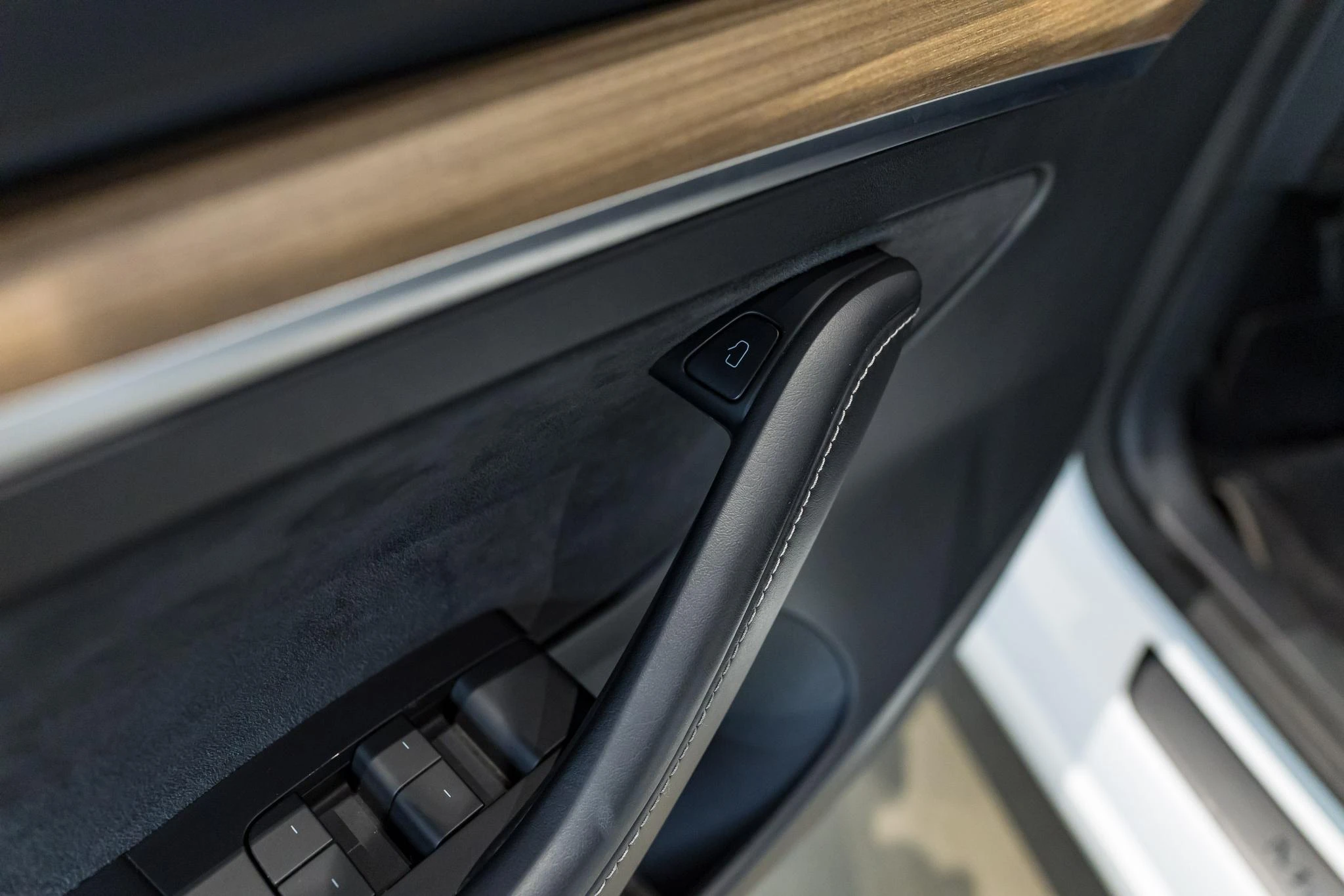 Tesla-Model 3-image-26