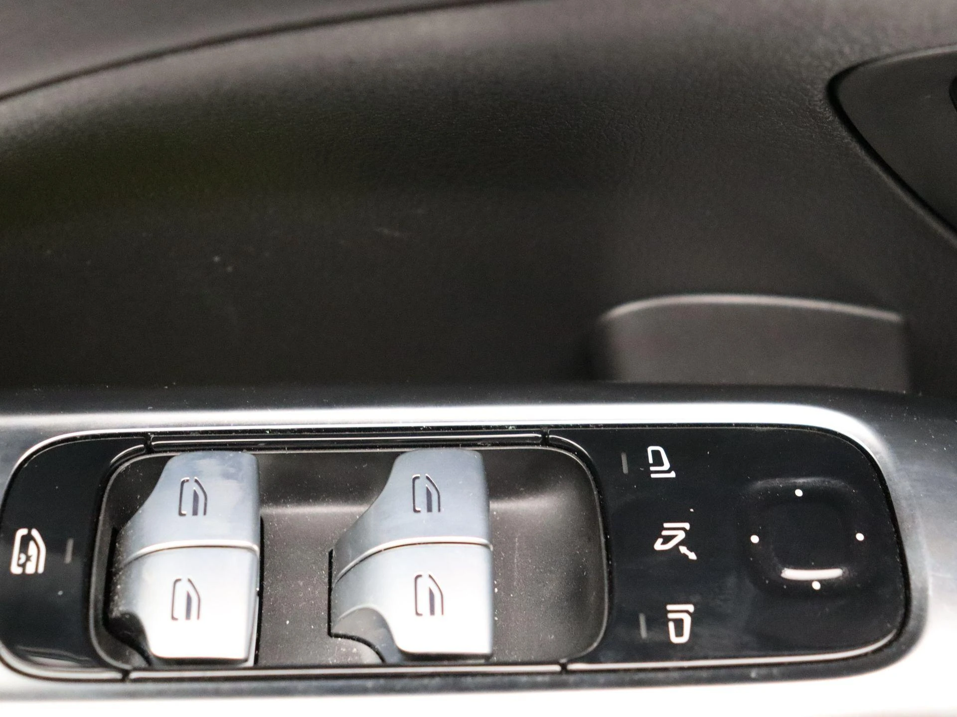 Mercedes-Benz-C-Klasse-image-9