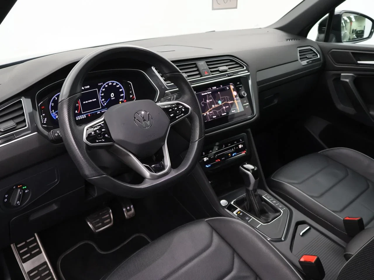 Volkswagen-Tiguan Allspace-image-12