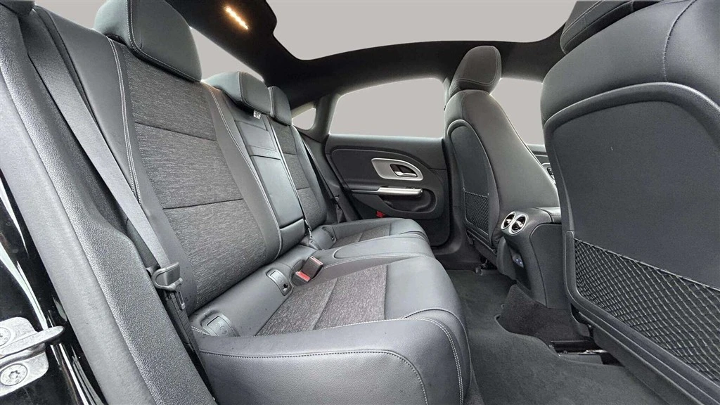 Mercedes-Benz-CLA-image-23