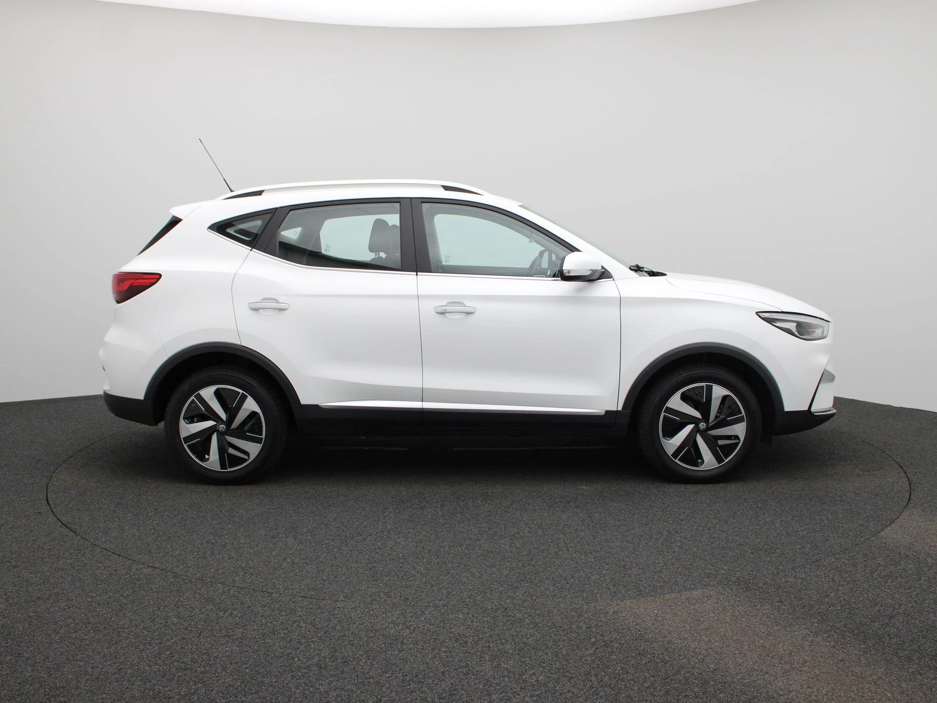 MG-ZS EV-image-5