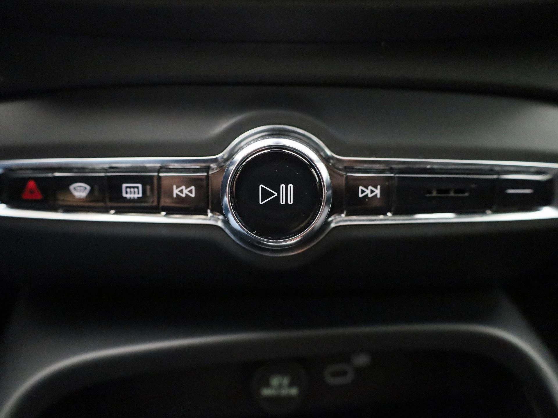Volvo-C40-image-21