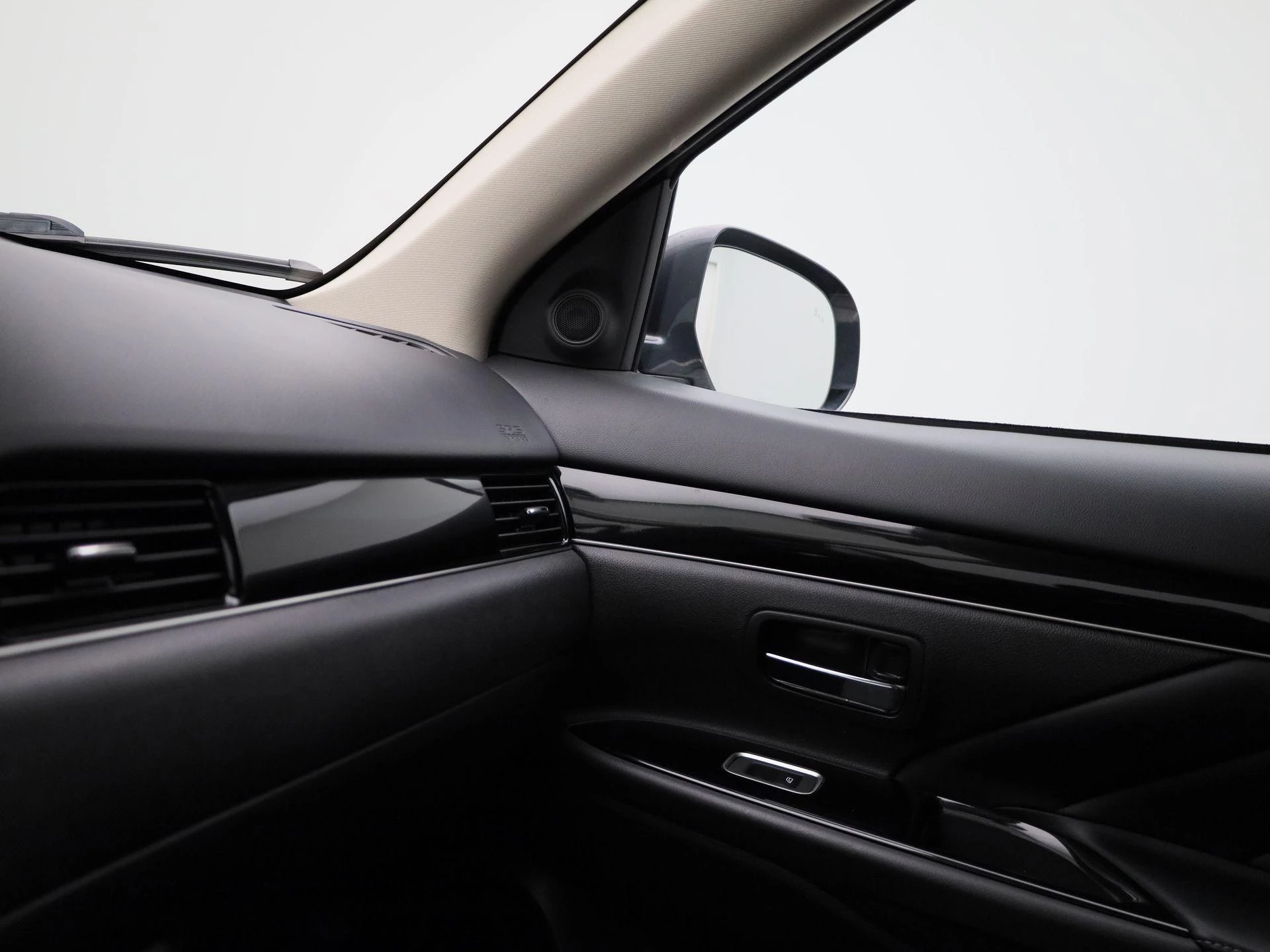 Mitsubishi-Outlander-image-25