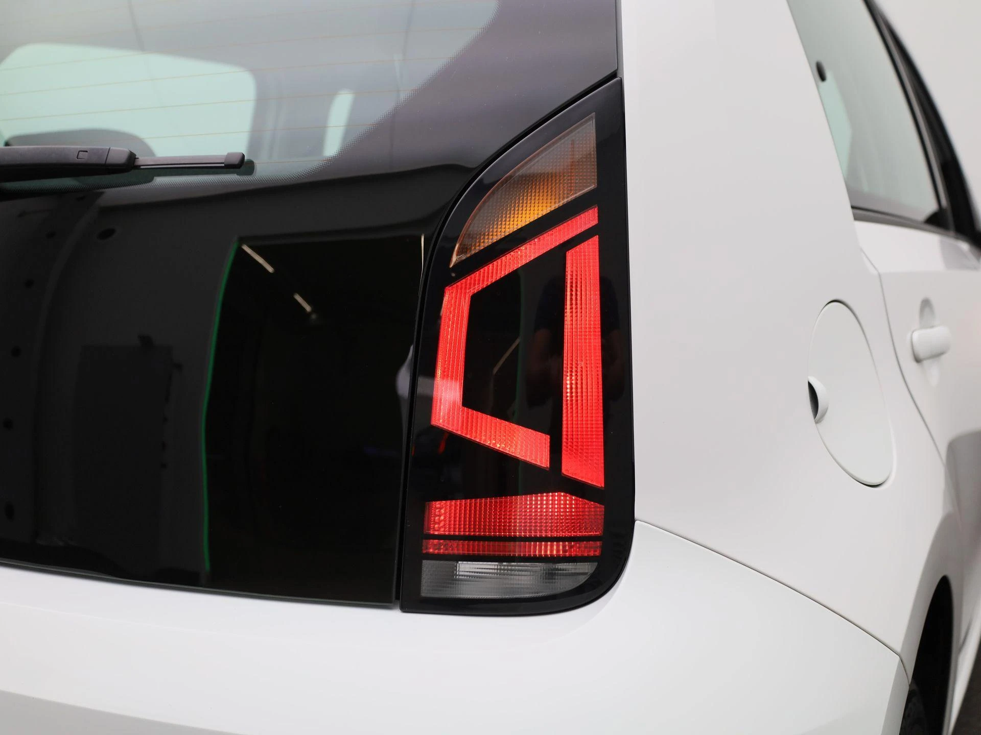 Volkswagen-up!-image-21