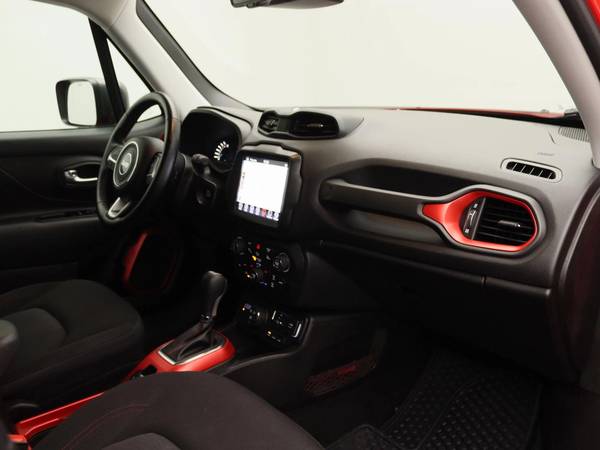 Jeep-Renegade-image-22