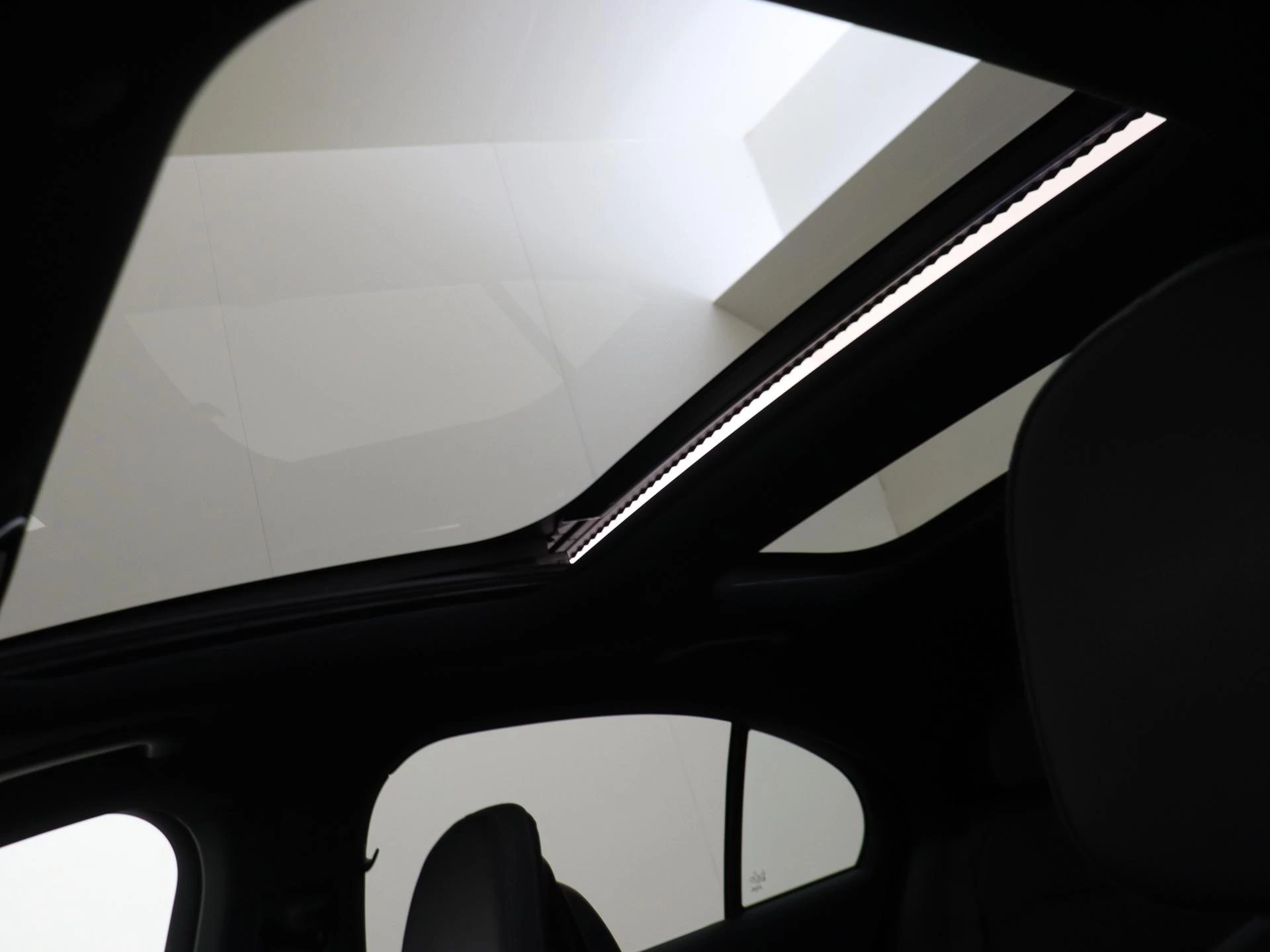 Mercedes-Benz-E-Klasse-image-30