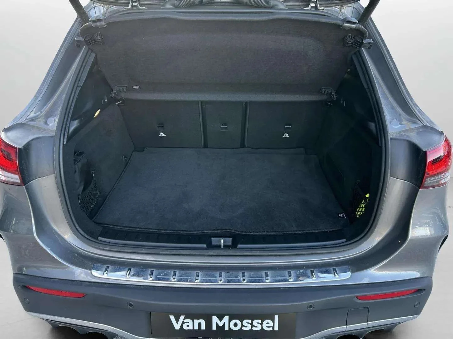 Mercedes-Benz-EQA-image-20