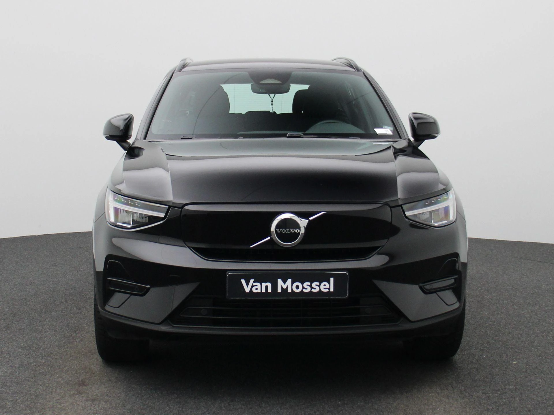 Volvo-XC40-image-2