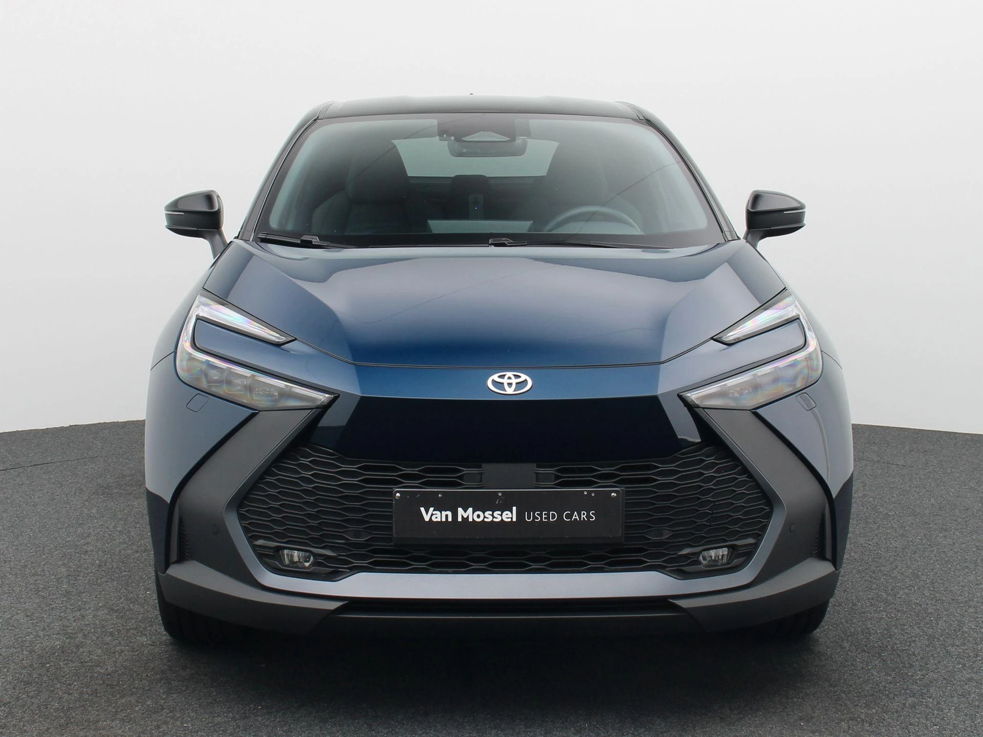 Toyota-C-HR-image-2