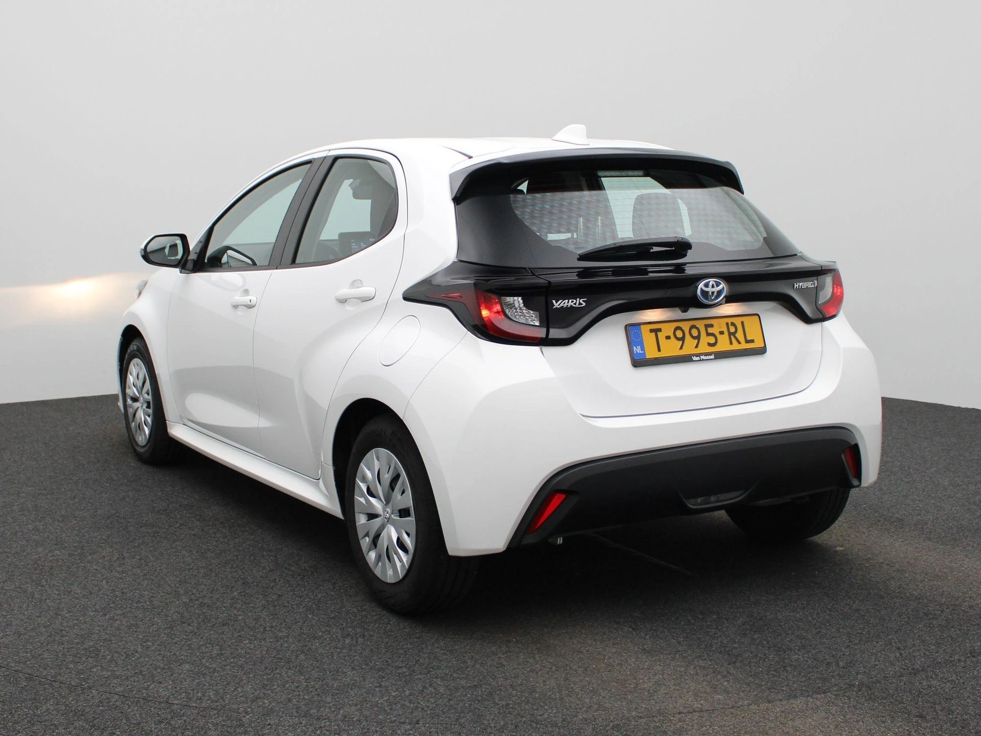 Toyota-Yaris-image-1