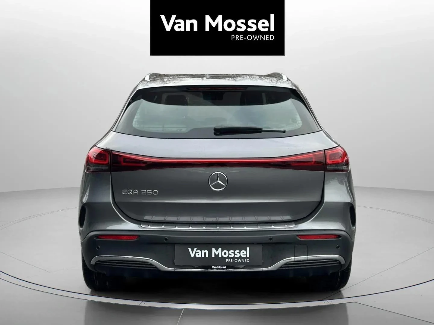 Mercedes-Benz-EQA-image-6