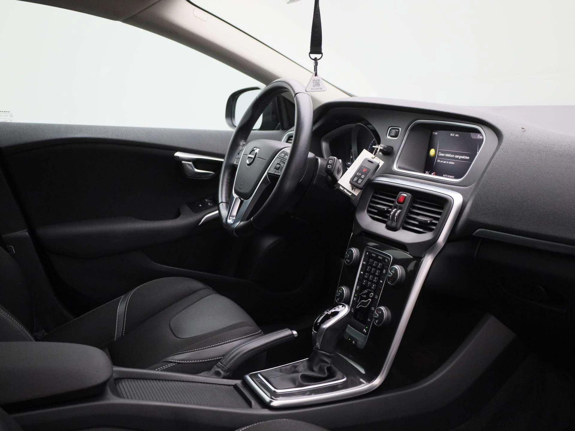 Volvo-V40-image-31