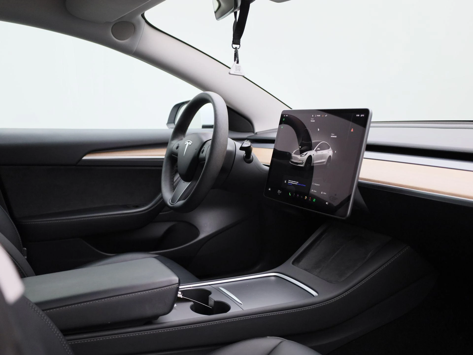 Tesla-Model 3-image-34