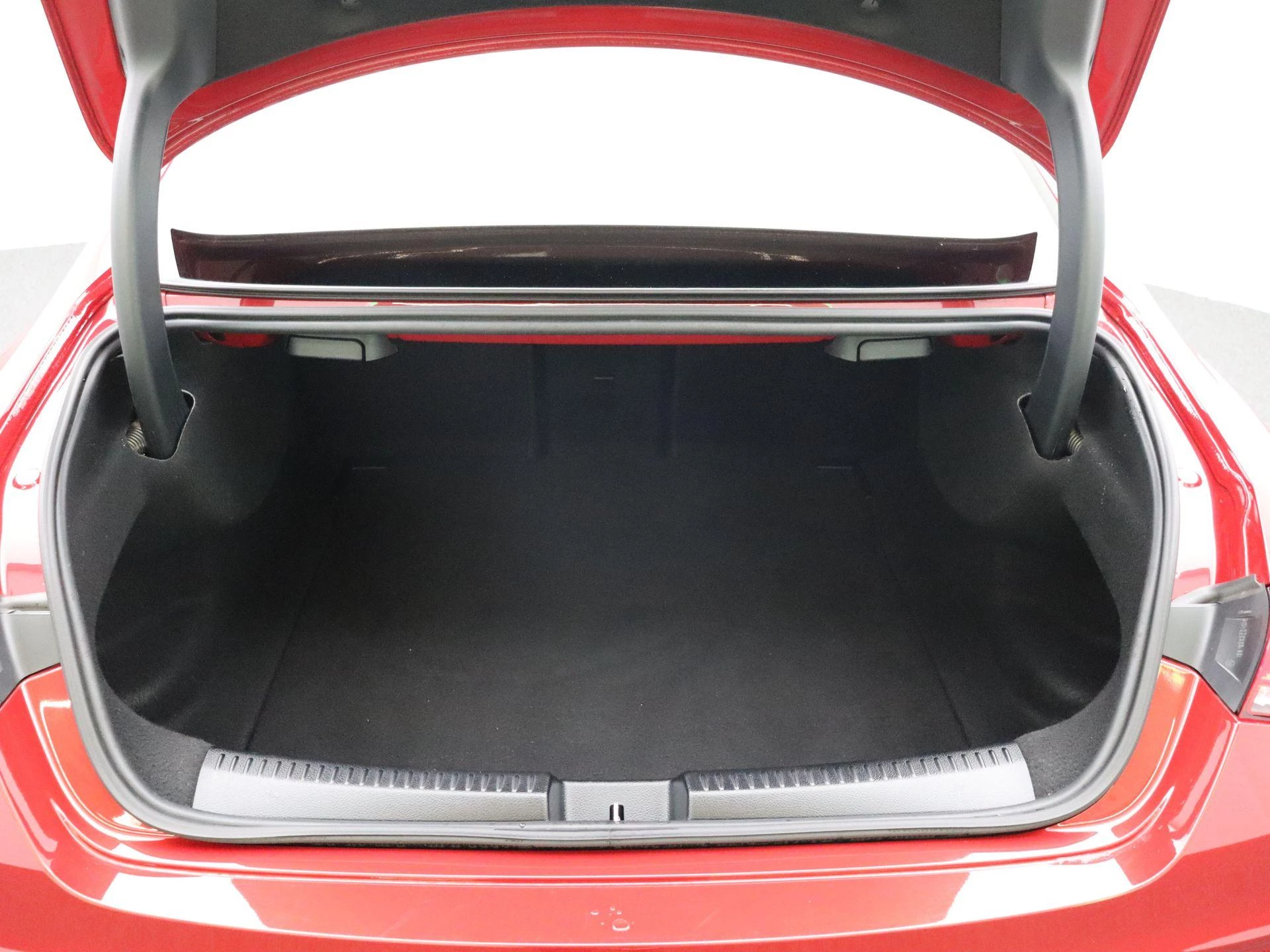 Mercedes-Benz CLA 200 AMG Line Coupé + PANORAMISCH DAK + MULTIBEAM LED +