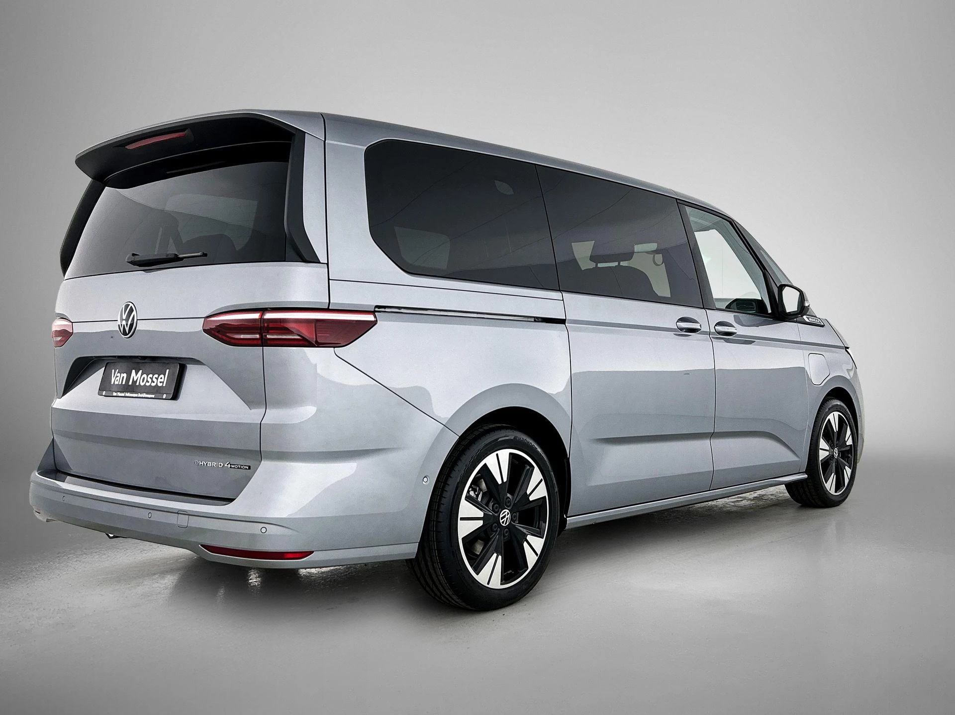 Volkswagen-Multivan-image-3
