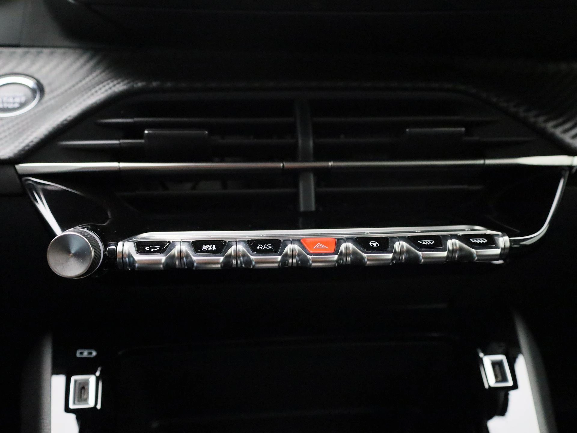 Peugeot-e-208-image-15