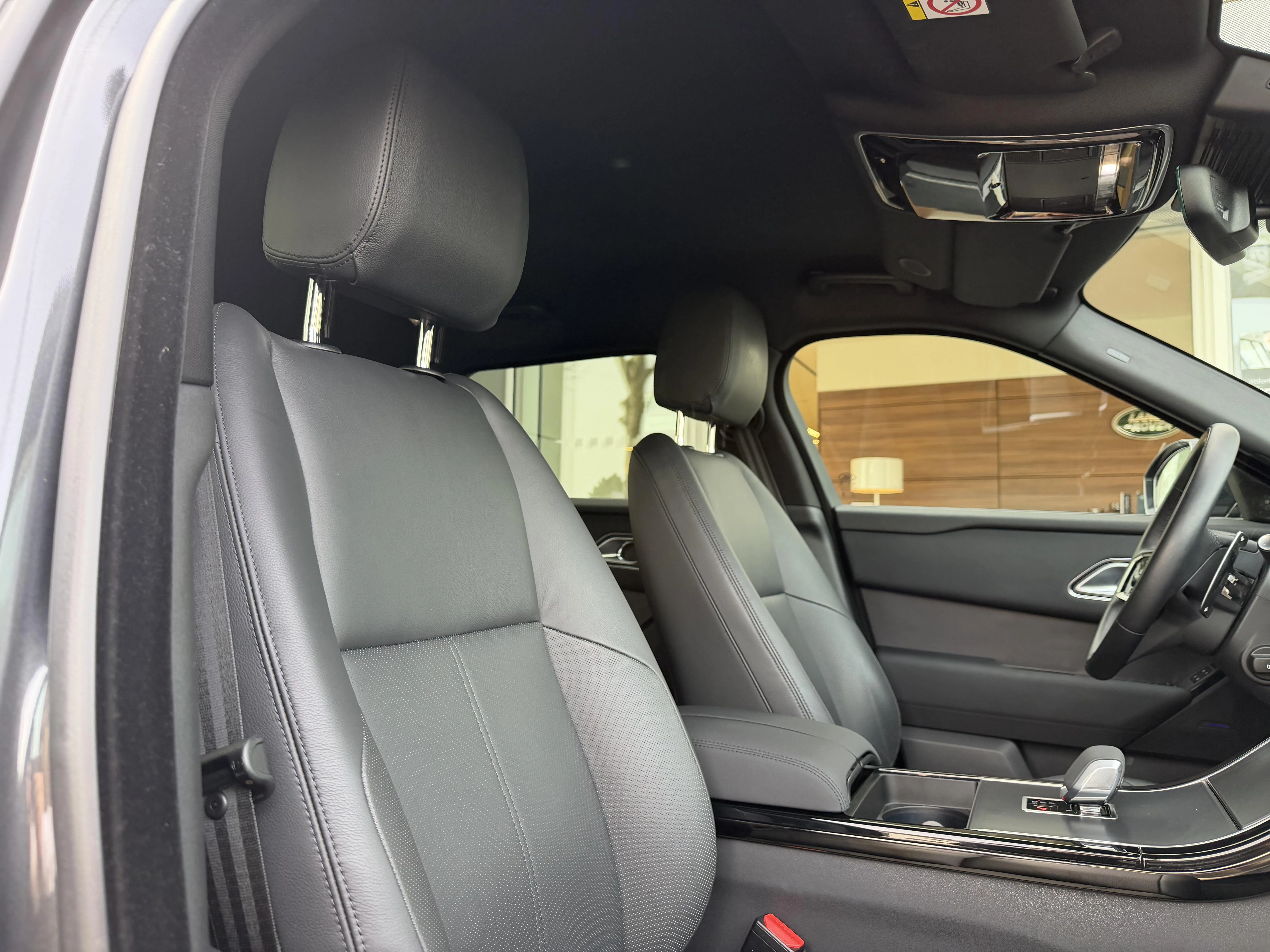 Land Rover Range Rover Velar P400e Dynamic SE AWD