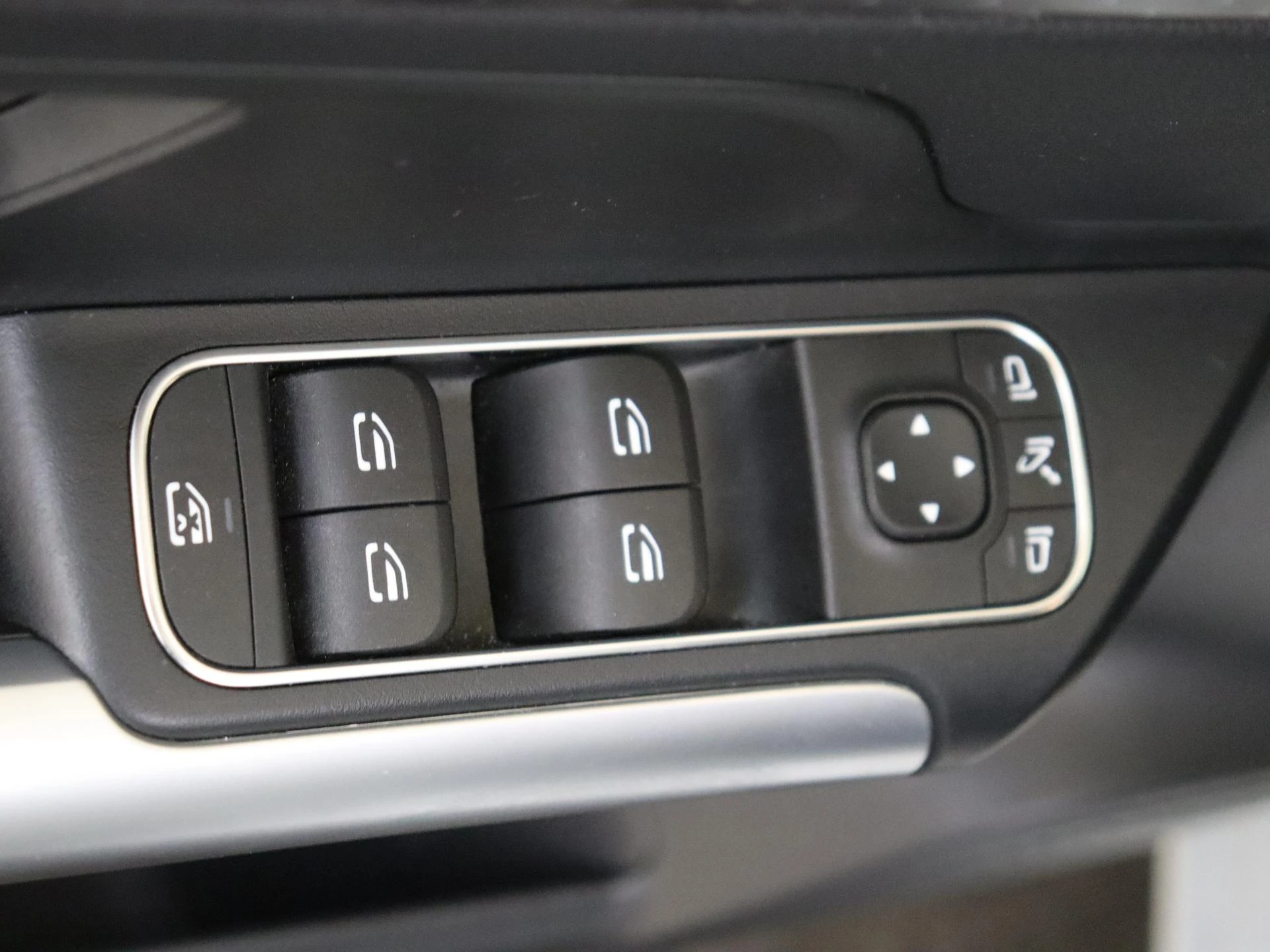 Mercedes-Benz-B-Klasse-image-25