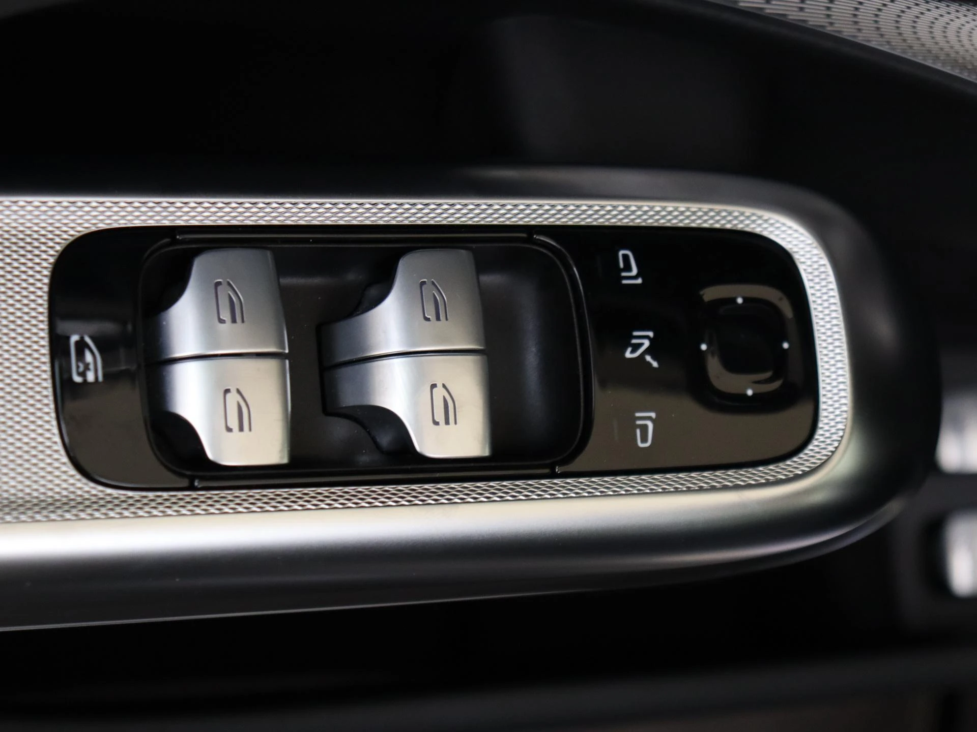 Mercedes-Benz-E-Klasse-image-26