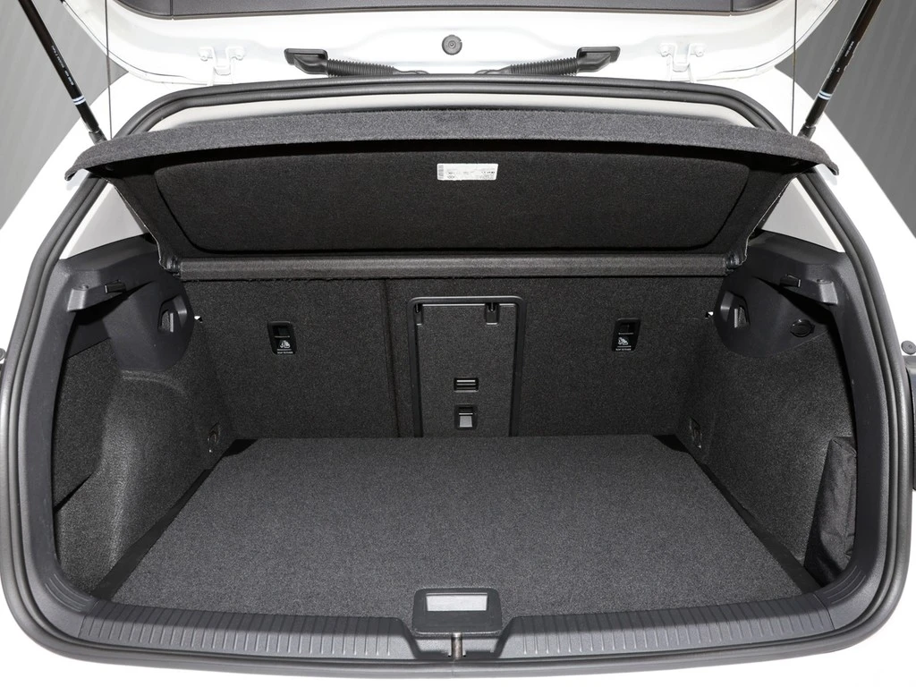 Volkswagen-Golf-image-5