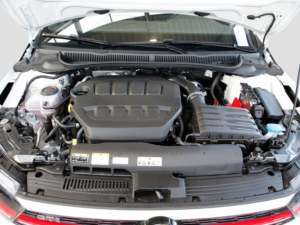 Volkswagen-Polo-image-6