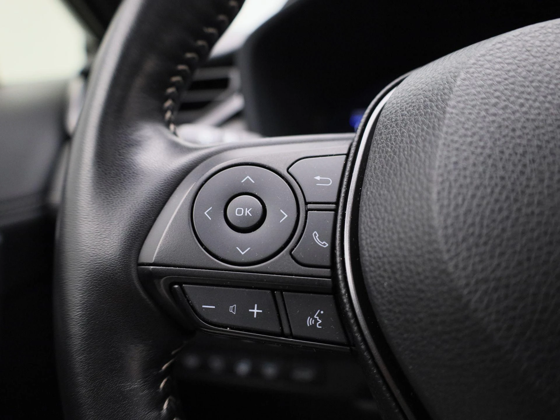 Toyota-RAV4-image-19