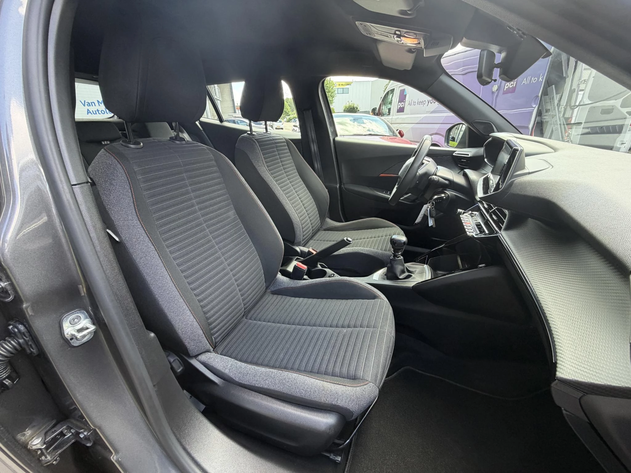 Peugeot-2008-image-13