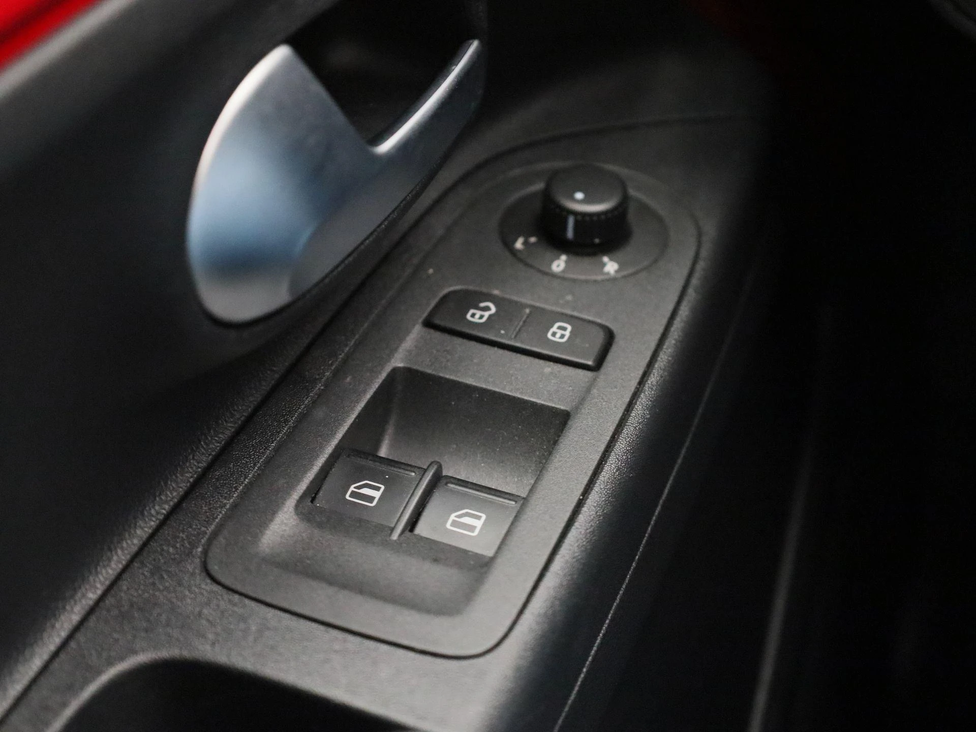 Volkswagen-up!-image-26