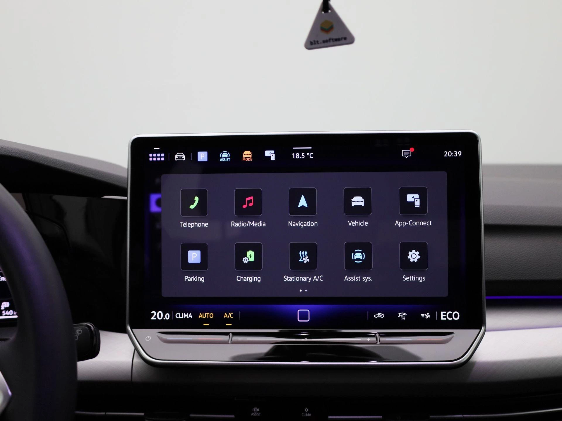 Volkswagen-Golf-image-8