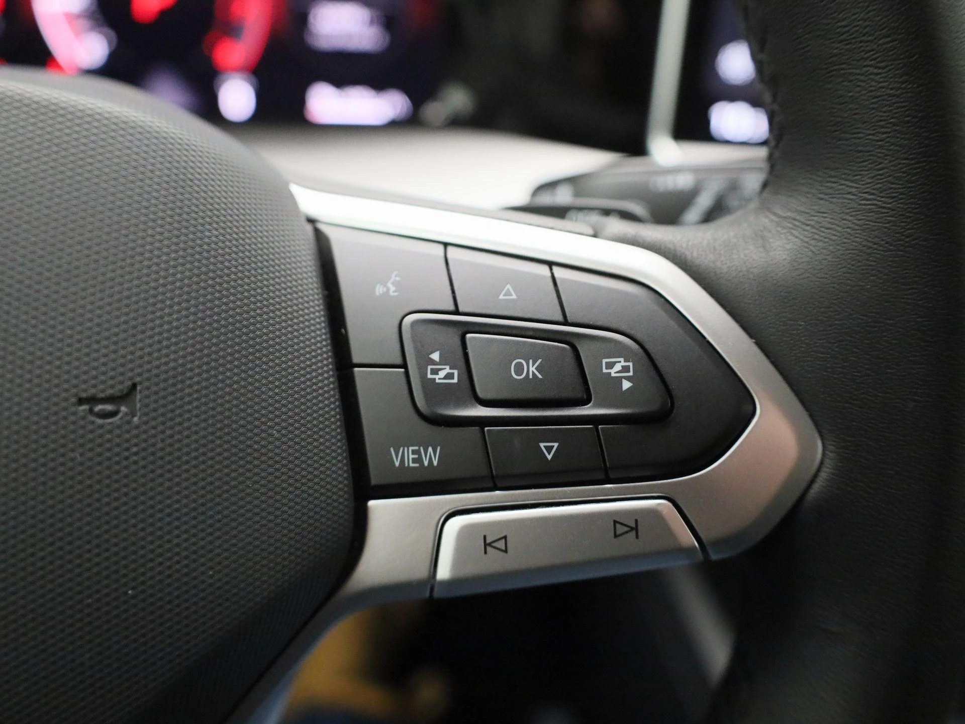 Volkswagen-Golf-image-21