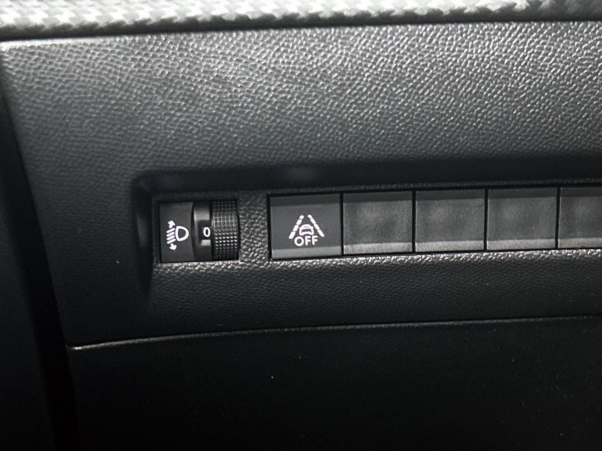 Peugeot-2008-image-16