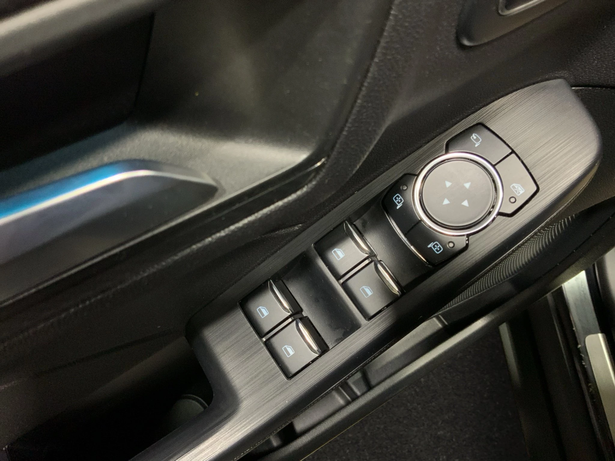 Ford Kuga ST-Line X Aut.*PANO*AHK*360GRAD*LED-MATRIX*NAVI*GRA*WINTER-PKT.