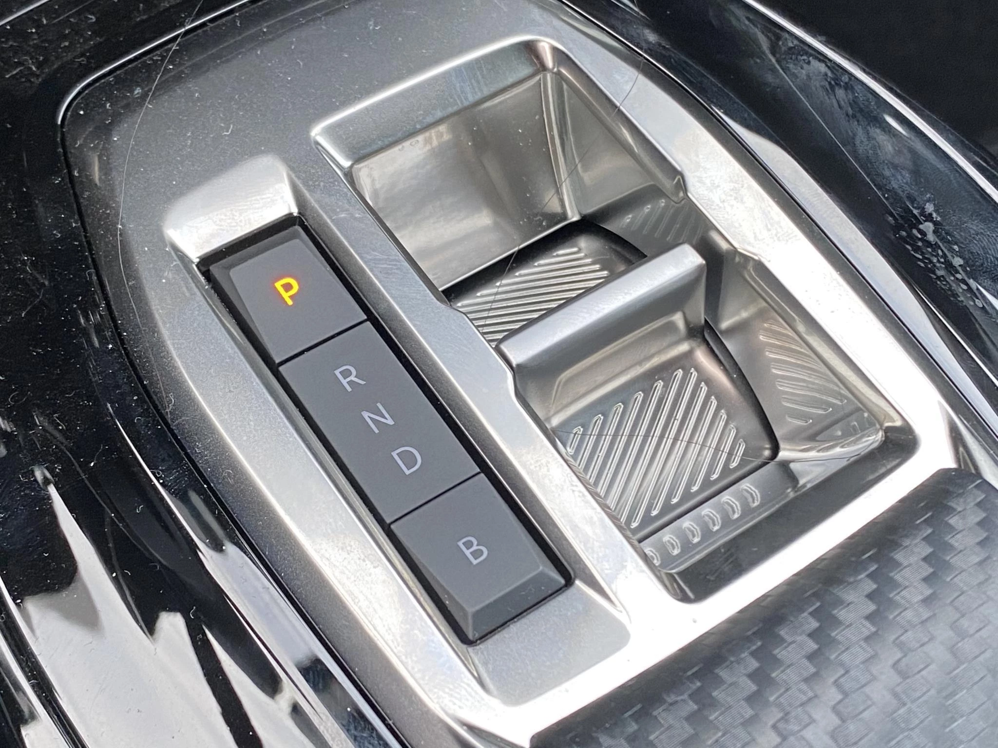 Peugeot e-2008 EV GT 50 kWh