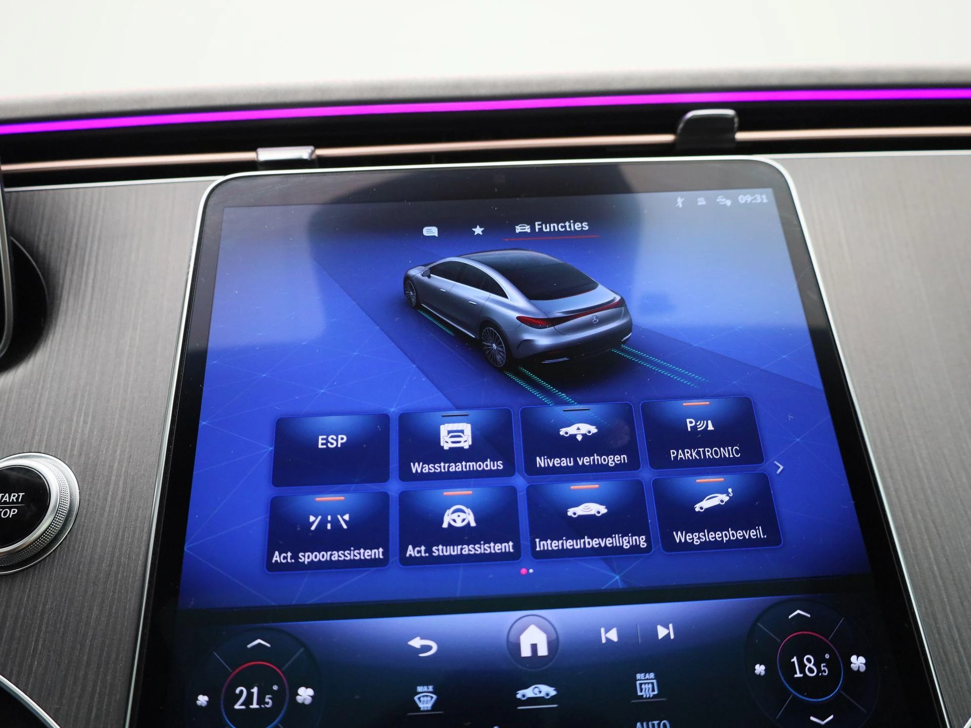 Mercedes-Benz-EQE-image-23