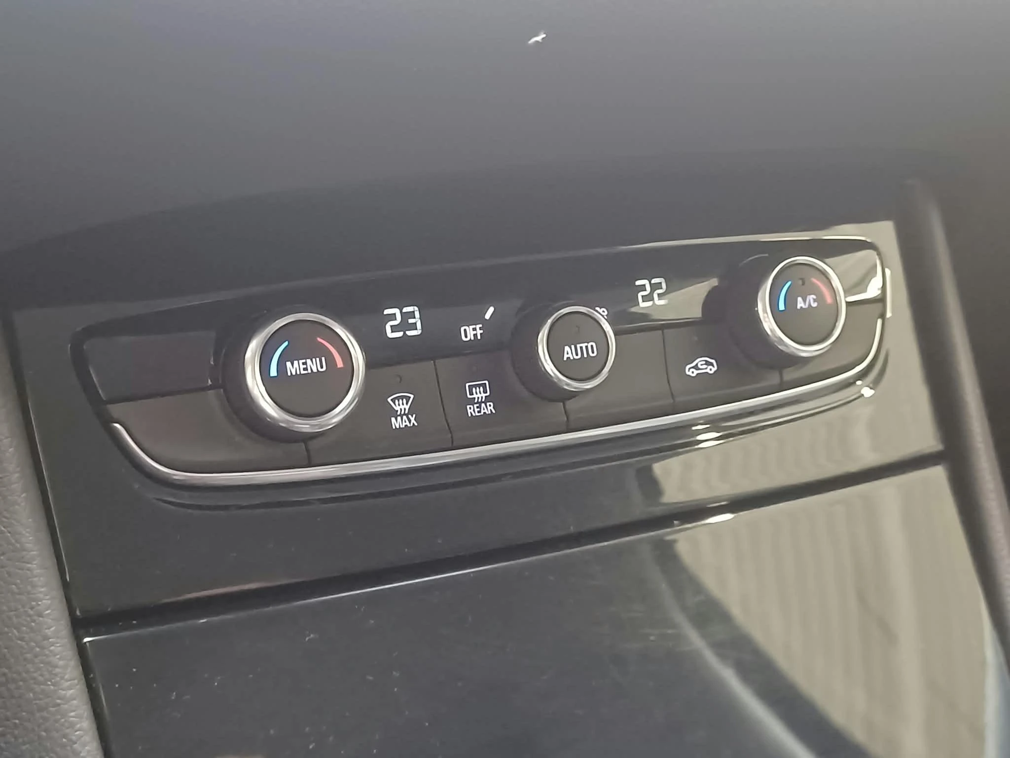Opel-Grandland X-image-14
