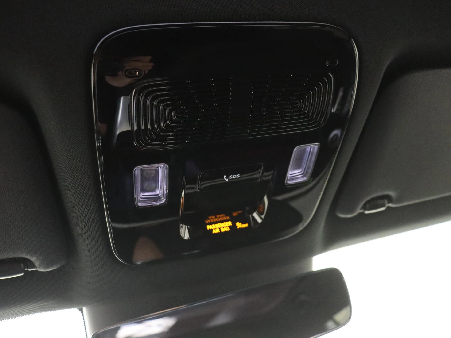 Mercedes-Benz-GLB-image-21