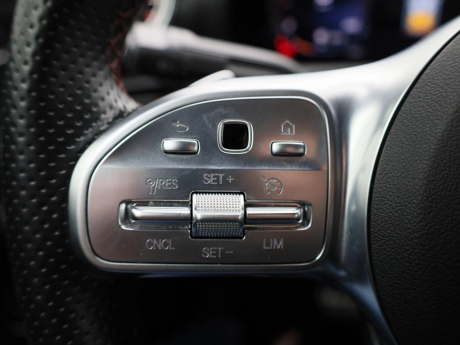 Mercedes-Benz-A-Klasse-image-18