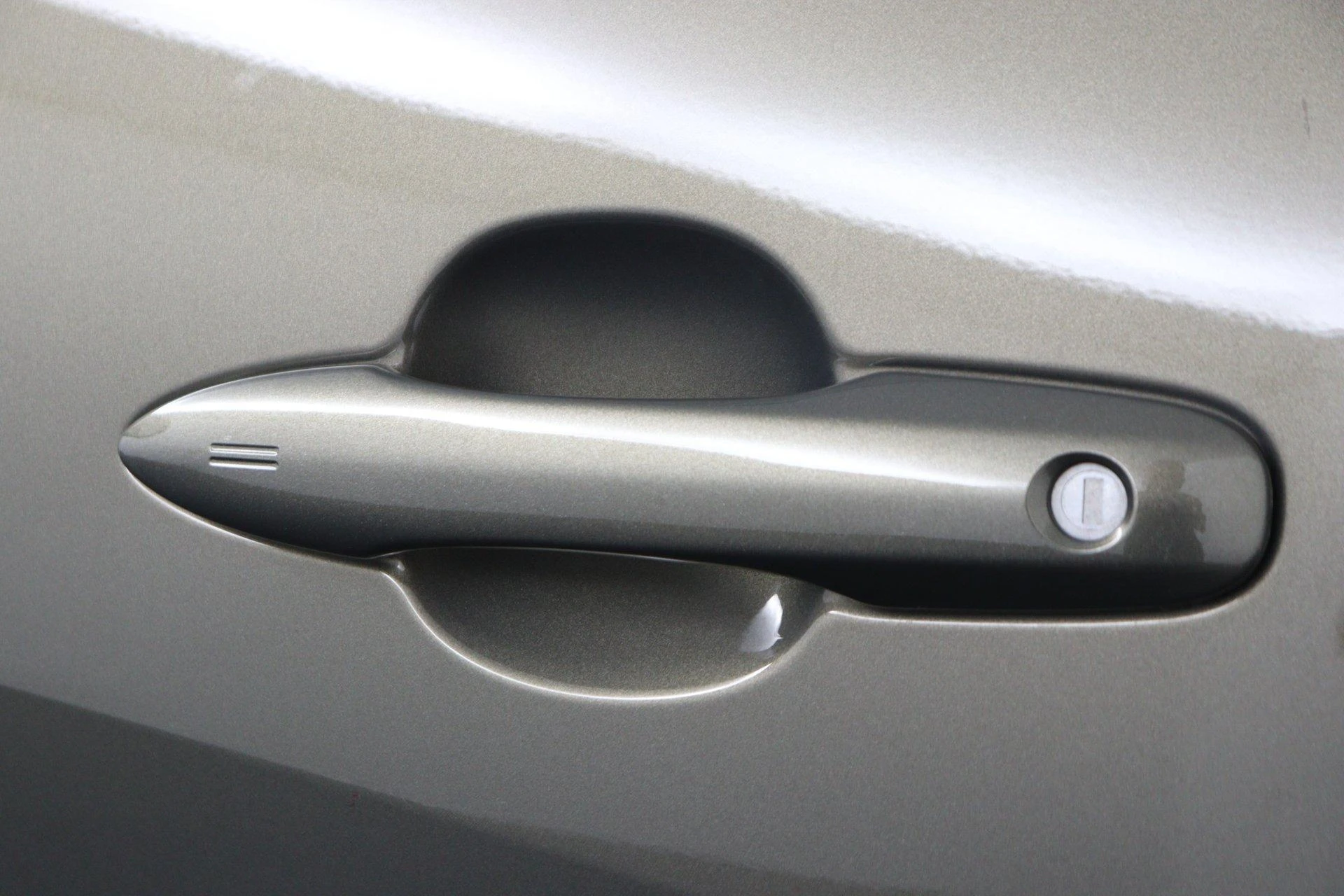 Mazda-2 Hybrid-image-30