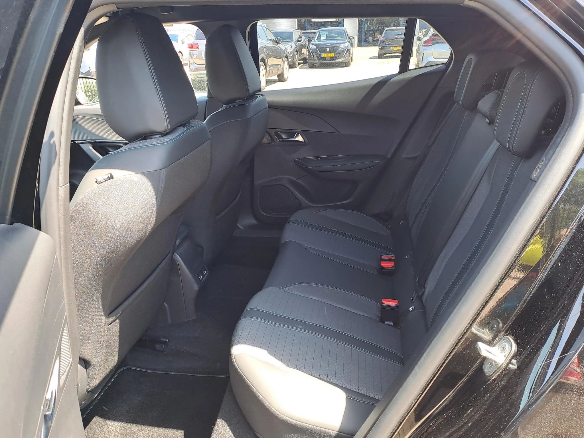 Peugeot e-2008 EV Allure Pack 50 kWh