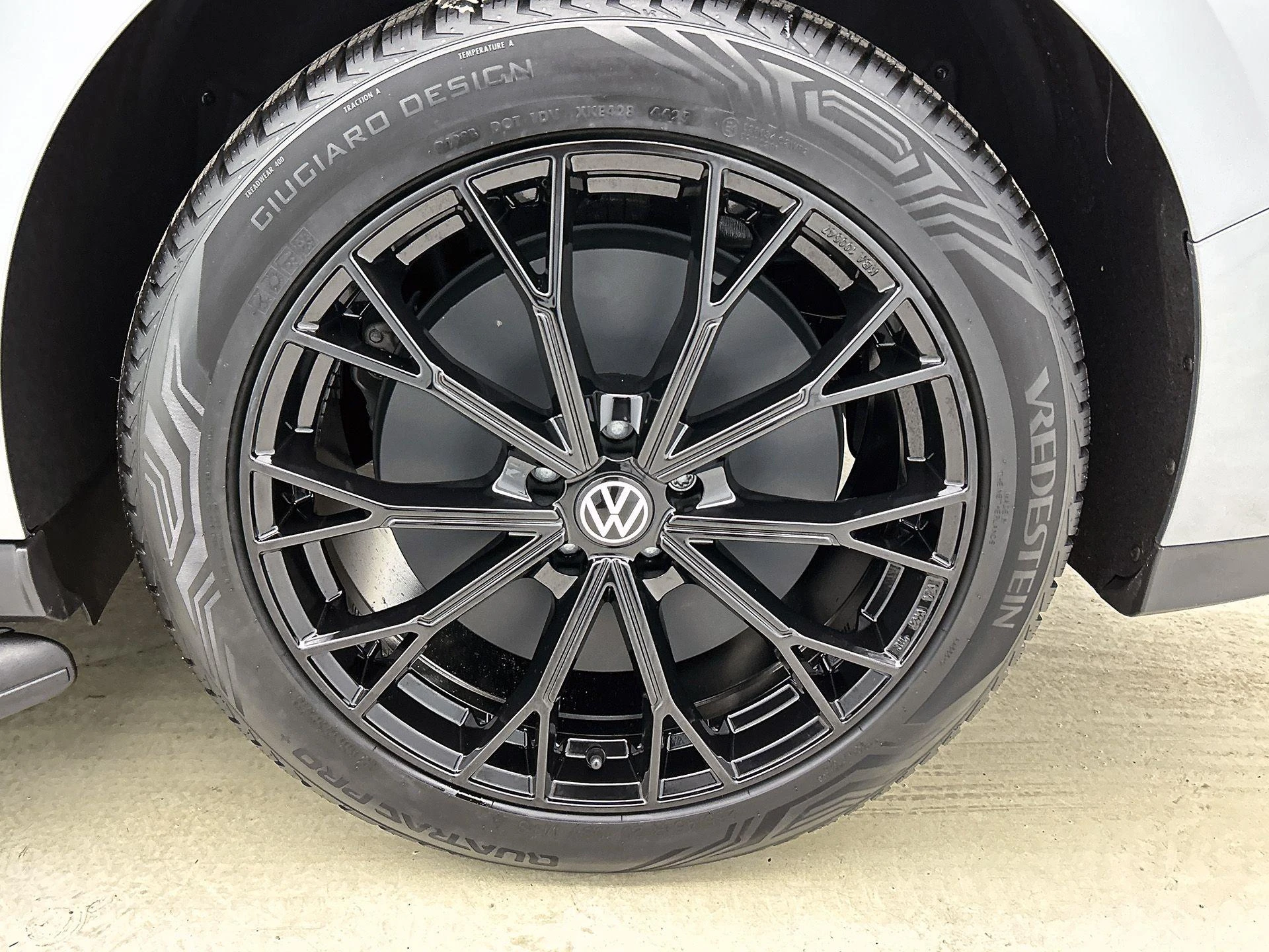 Volkswagen-ID. Buzz Cargo-image-43