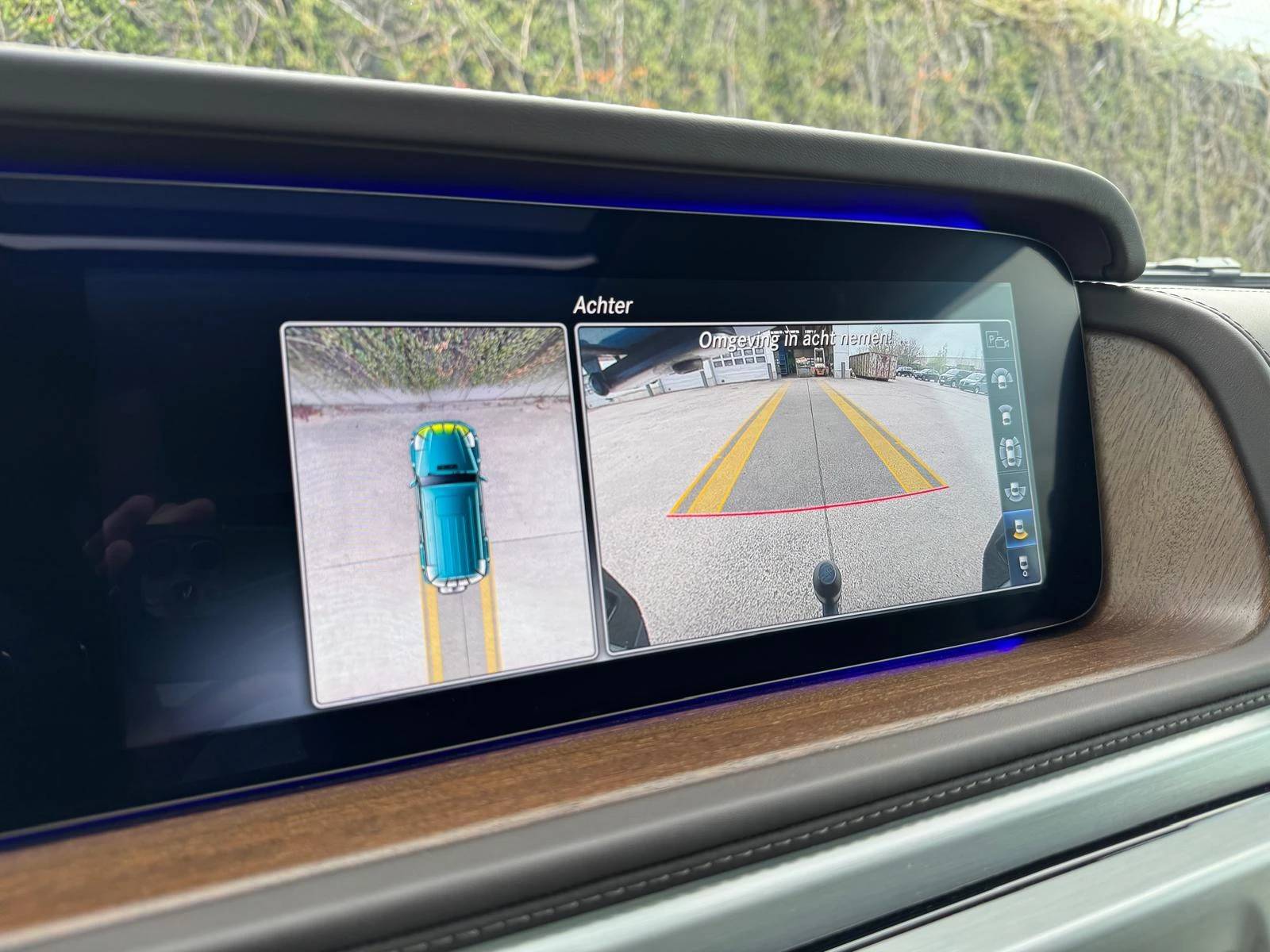 Mercedes-Benz-G-Klasse-image-18