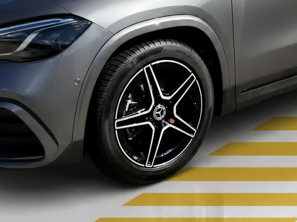 Mercedes-Benz-GLA 200 d-image-5
