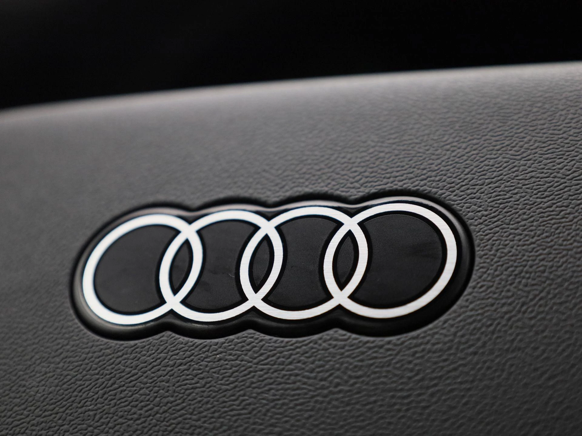 Audi SQ6 e-tron quattro 100 kWh