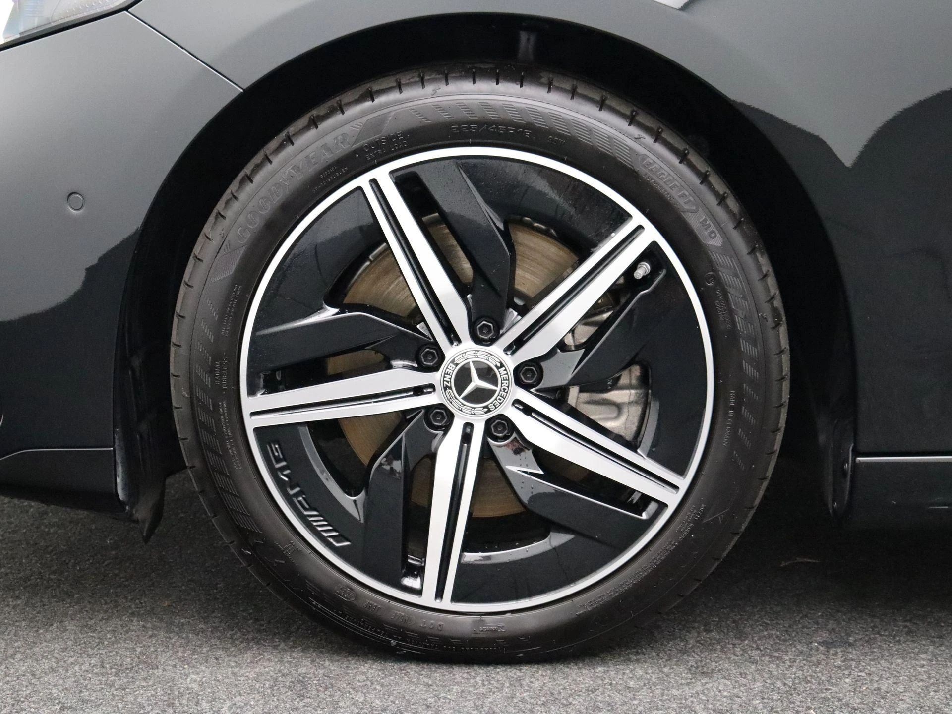 Mercedes-Benz-CLA-image-6