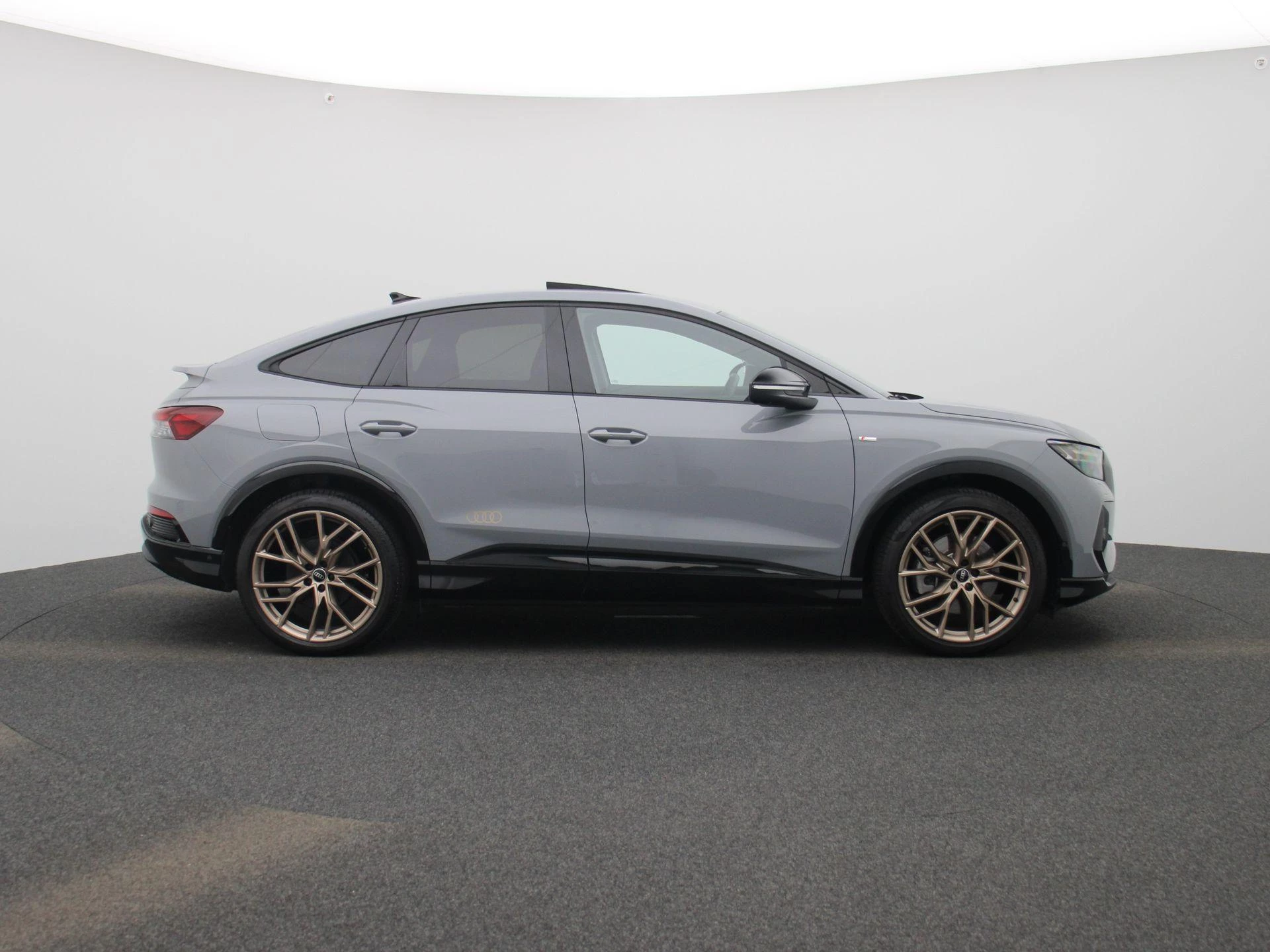 Audi-Q4 Sportback e-tron-image-5