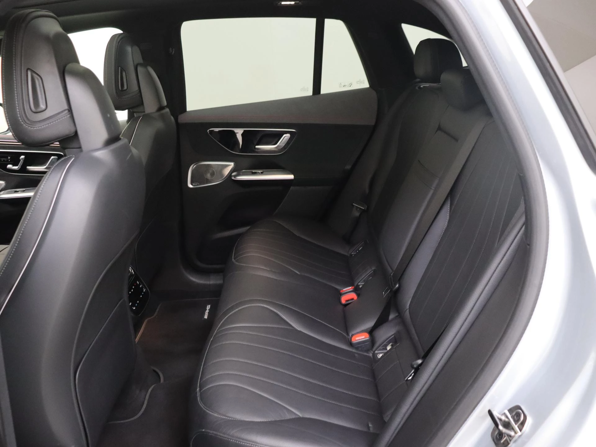 Mercedes-Benz-EQE-image-5