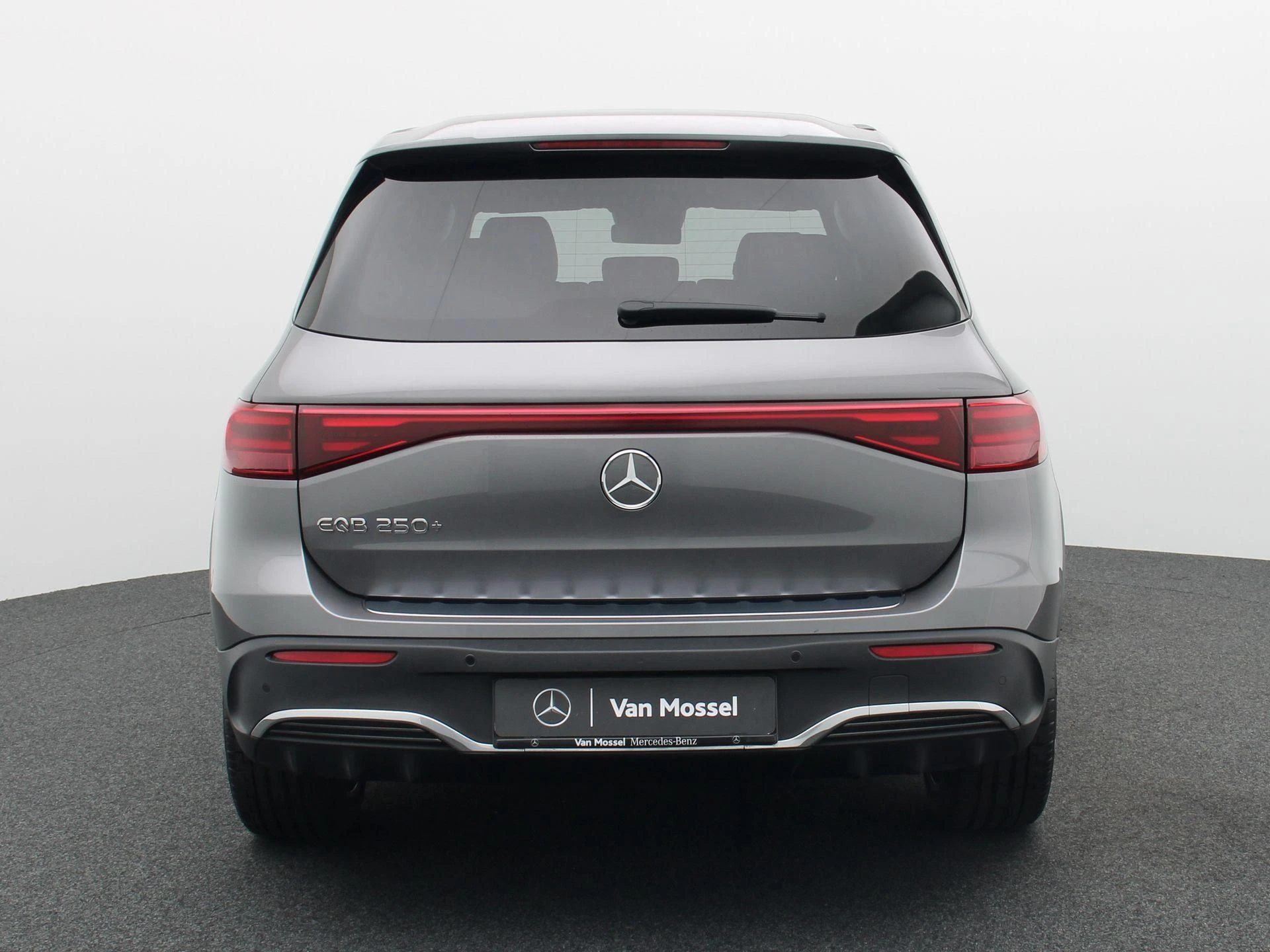 Mercedes-Benz EQB 250+ AMG LINE + HEAD UP + BURMESTER + CARPLAY +