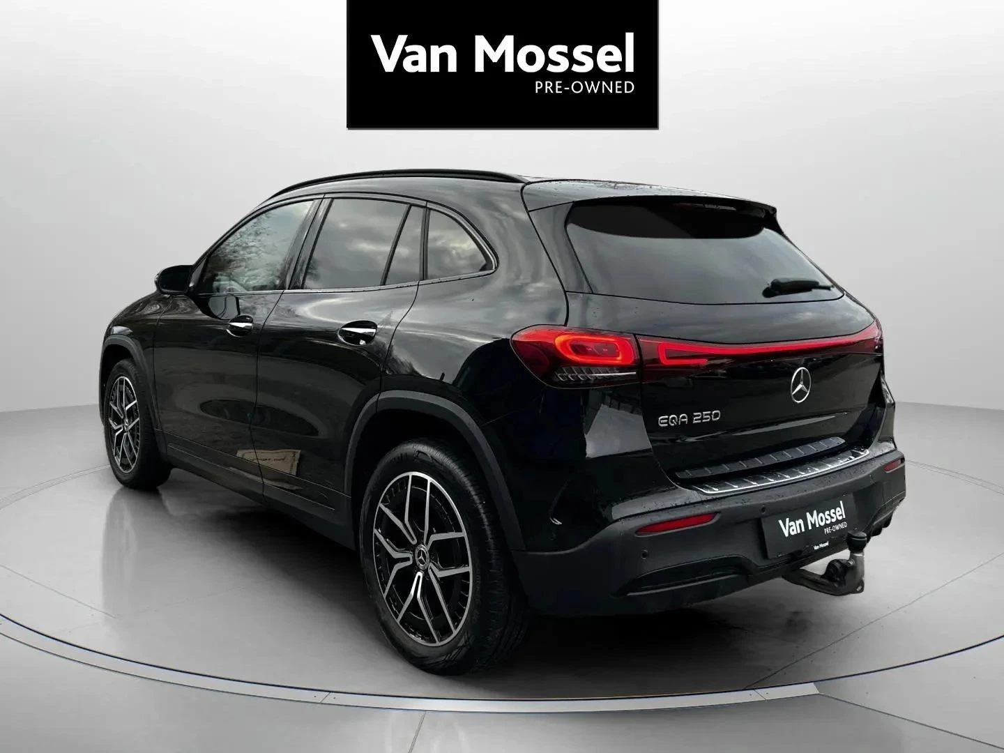 Mercedes-Benz-EQA-image-6